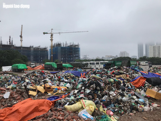 Hà Nội chỉ đạo nhiều vấn đề liên quan đến bãi rác Nam Sơn.