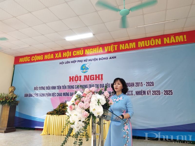 Đồng chí Nguyễn Thị Thanh Tâm- Chủ tịch Hội LHPN huyện Đông Anh phát biểu tại hội nghị