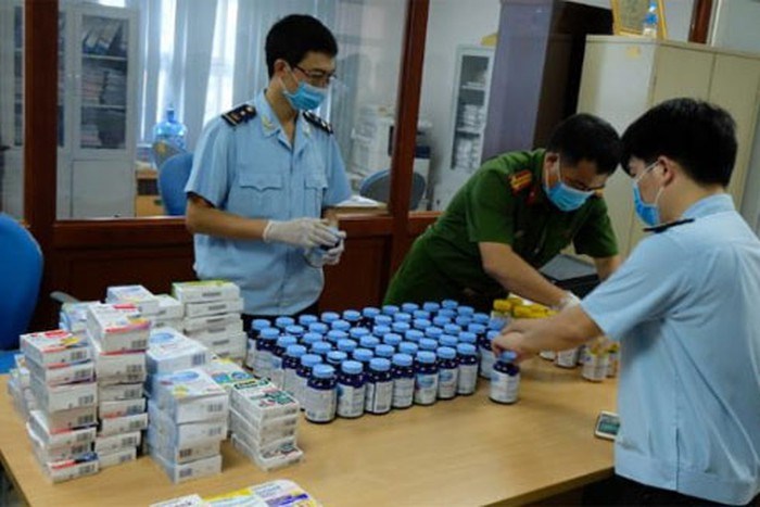 Cục Hải quan Hà Nội phối hợp cùng các đơn vị nghiệp vụ của Bộ Công an và CATP Hà Nội phá chuyên án, bắt nhómnghi phạmvận chuyển 19 kg ma túy từ Đức về Việt Nam ở Sân bay Nội Bài