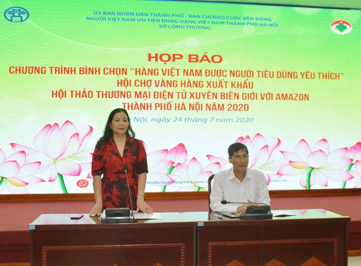 Bà Trần Thị Phương Lan, Phó Giám đốc Sở Công Thương Hà Nội phát biểu tại buổi họp báo.