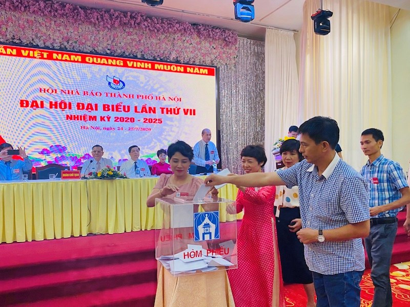 Đại hội đã tiến hành lấy phiếu tín nhiệm bầu Ban chấp hành, Ban kiểm tra và đại biểu tham dự Đại hội Hội nhà báo Việt Nam
