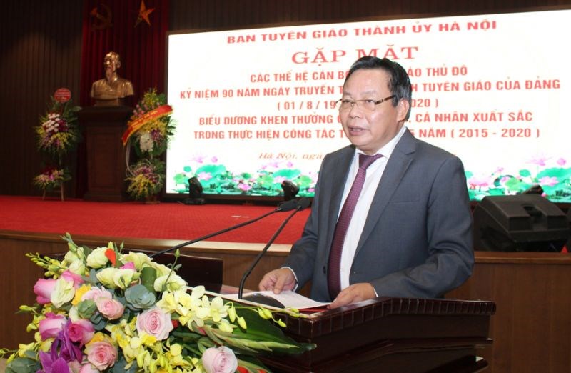 Trưởng ban Tuyên giáo Thành ủy Nguyễn Văn Phong đọc diễn văn kỷ niệm 90 năm Ngày truyền thống ngành Tuyên giáo của Đảng.