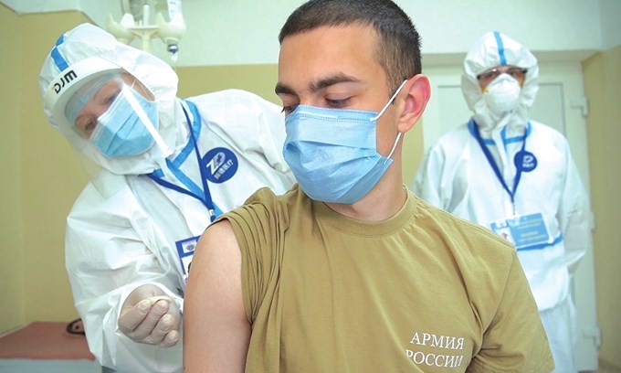 Ngày 11/8, Nga đã trở thành quốc gia đầu tiên trên thế giới đăng ký vaccine ngăn ngừa COVID-19. (Ảnh: VCG)