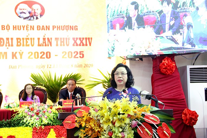 Phó Bí thư Thường trực Thành ủy Ngô Thị Thanh Hằng phát biểu tại Đại hội
