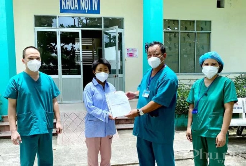 Các bác sĩ bệnh viện Phổi Đà Nẵng công bố chữa khỏi cho bệnh nhân 783.