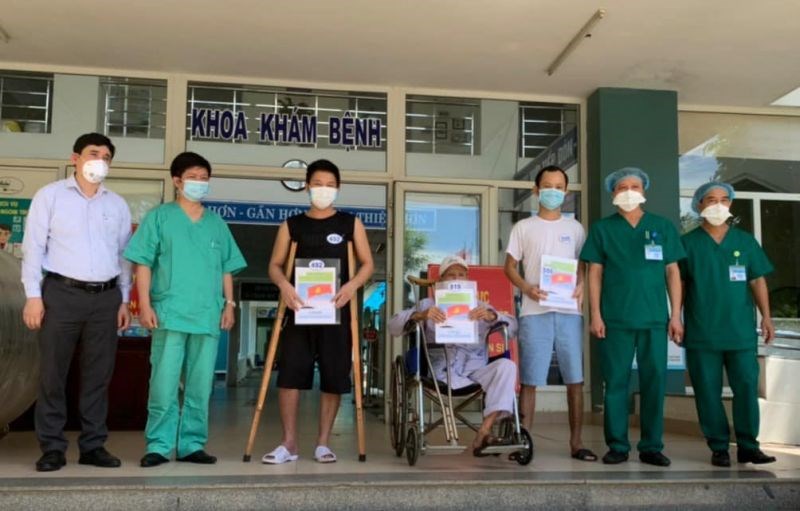 Các bệnh nhân được công bố khỏi bệnh tại BV Đà Nẵng.