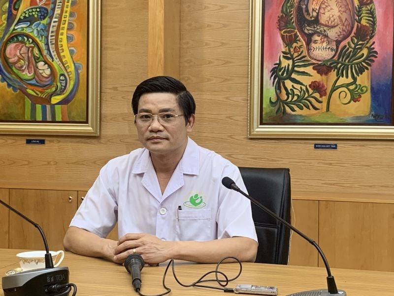 PGS.TS Nguyễn Duy Ánh, Giám đốc Bệnh viện Phụ sản Hà Nội chia sẻ về ca bệnh. Ảnh: VGP/Thuý Hà