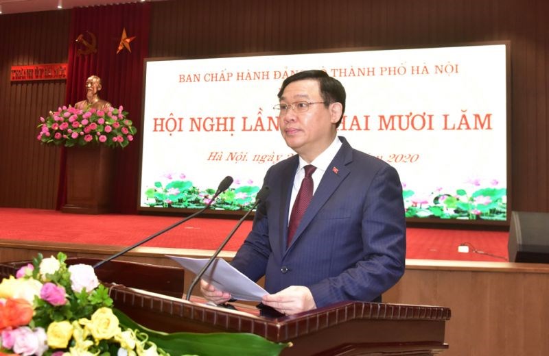 Bí thư Thành ủy Hà Nội Vương Đình Huệ phát biểu .