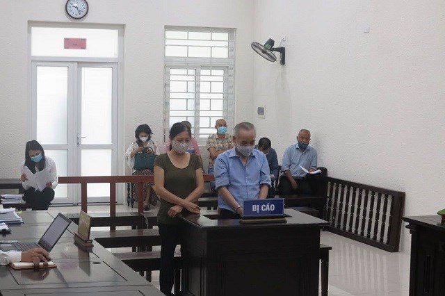 Bị cáo Trần Ngọc Hưng và Nguyễn Thị Bích tại tòa
