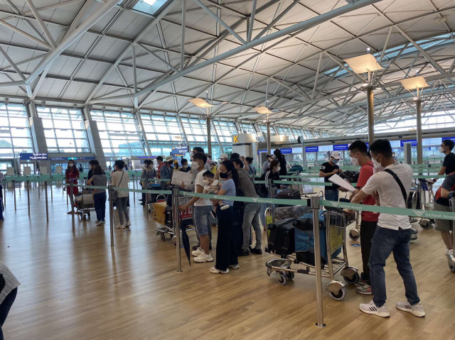 Đại sứ quán Việt Nam tại Hàn Quốc đã cử cán bộ trực tiếp hỗ trợ công dân tại sân bay.