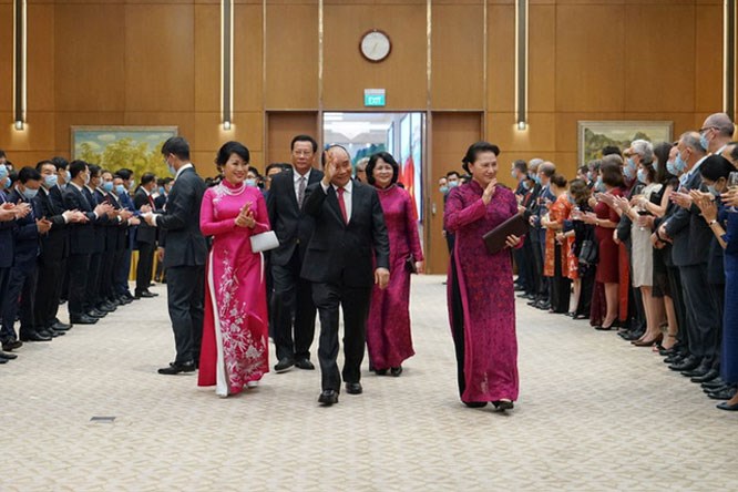 Thủ tướng Nguyễn Xuân Phúc, Chủ tịch Quốc hội Nguyễn Thị Kim Ngân và các đại biểu.