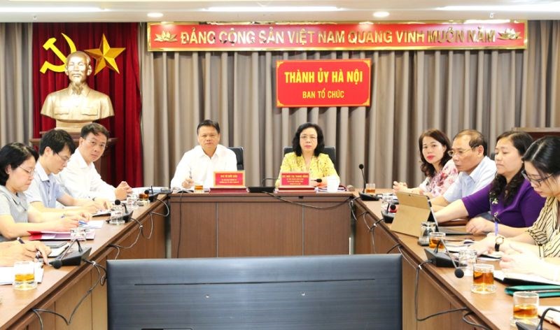 Phó Bí thư Thường trực Thành ủy Ngô Thị Thanh Hằng dự hội nghị tại điểm cầu Thành ủy Hà Nội.
