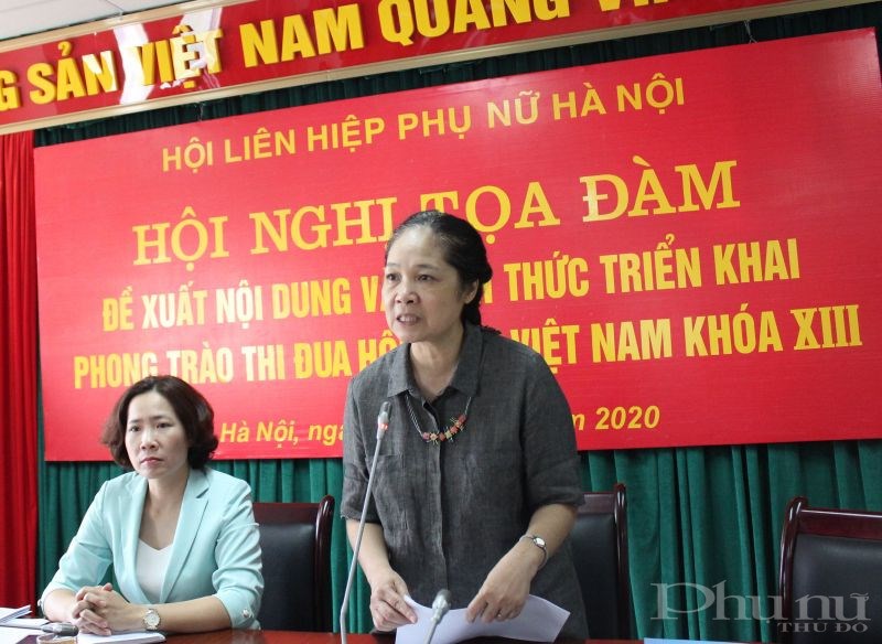 Đồng chí Trần Thu Thủy – Chánh Văn phòng Hội LHPN Việt Nam phát biểu tại buổi tọa đàm