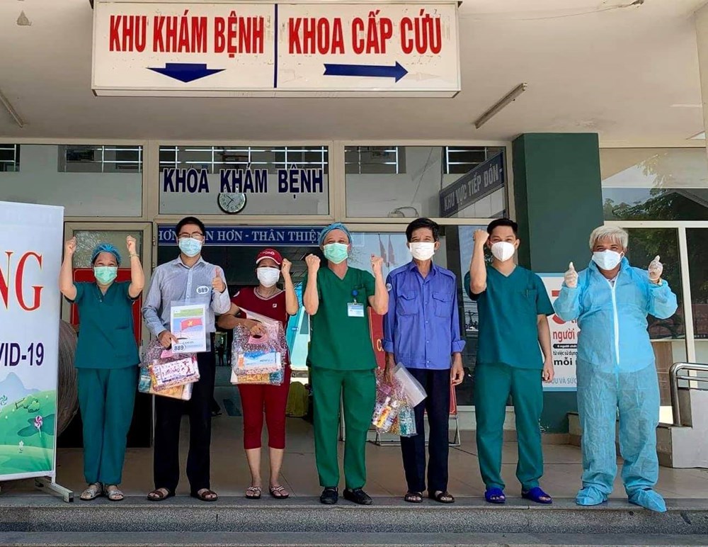 Các bệnh nhân được công bố khỏi bệnh tại BV Hòa Vang.