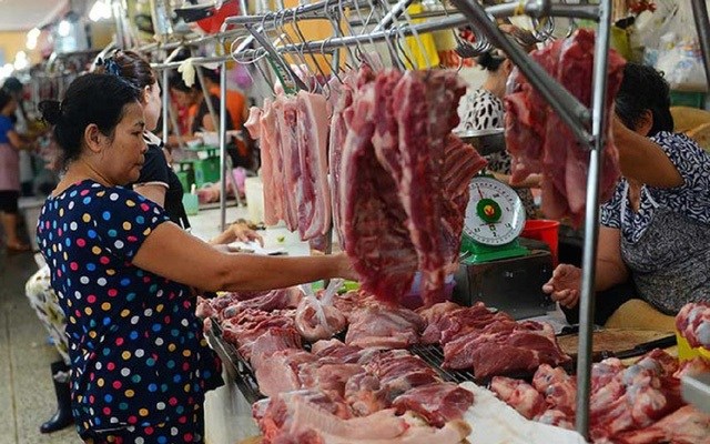 Giá thịt lợn đã hạ nhiệt kéo theo giá thịt tại các chợ dân sinh cũng đã giảm.