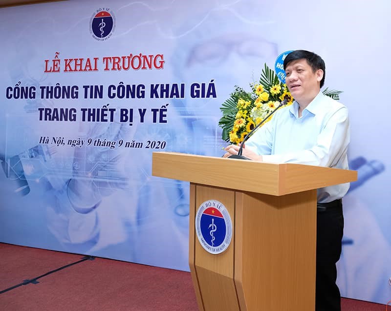 Quyền Bộ trưởng Bộ Y tế Nguyễn Thanh Long phát biểu tại lễ khai trương.