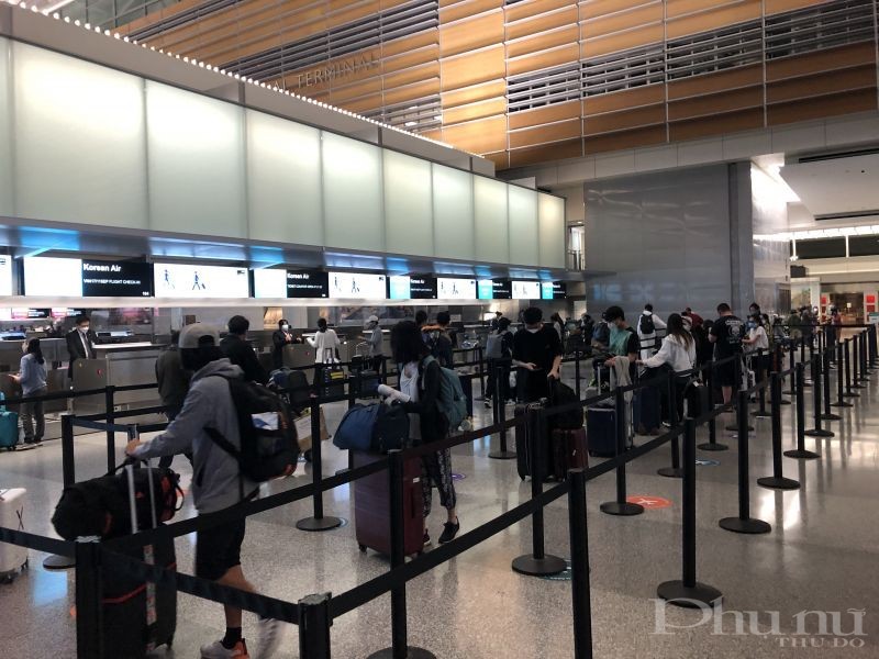 Chuyến bay của Vietnam Airlines chở theo 350 công dân Việt Nam từ Hoa Kỳ đã trở về nước an toàn.