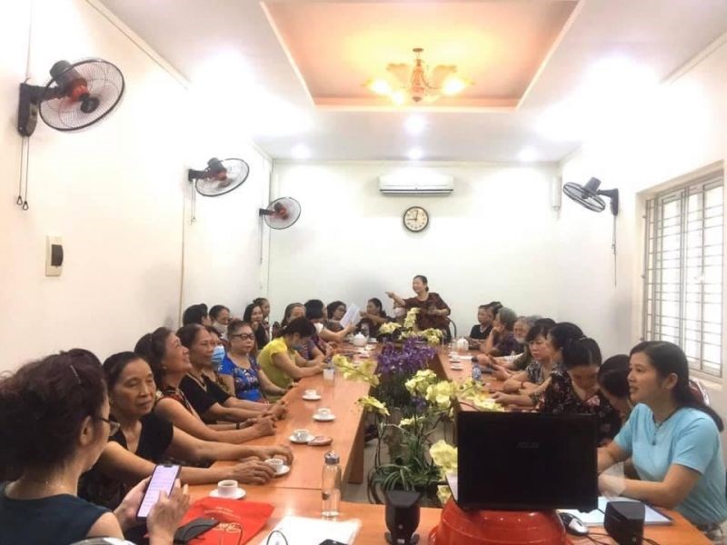 Các nữ chủ doanh nghiệp và cán bộ CLB nữ doanh nhân Hà Nội tham gia talkshow
