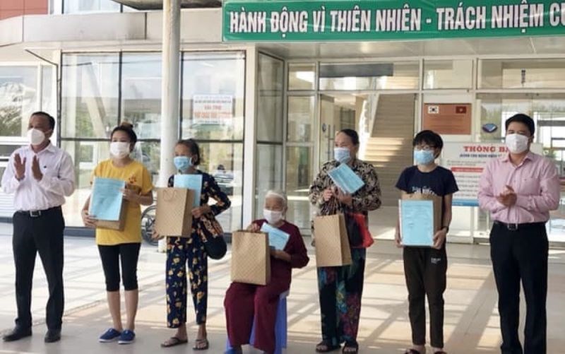 Các bệnh nhân được công bố khỏi bệnh tại BV Đa khoa tỉnh Quảng Nam.