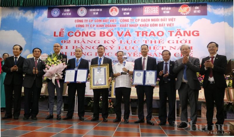 Gốm đất Việt xác lập 2 kỷ lục thế giới đã góp phần khẳng định vị thế và thương hiệu hàng Việt lên tầm cao mới