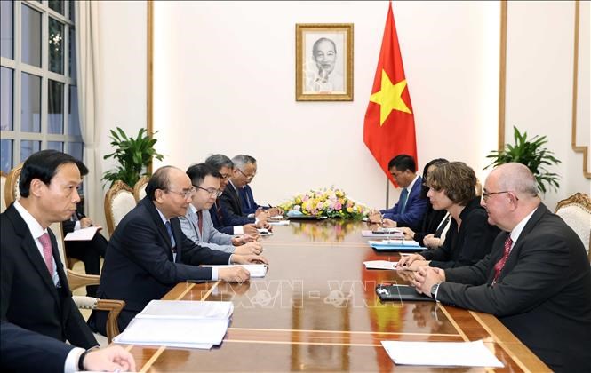 Thủ tướng Nguyễn Xuân Phúc tiếp Đại sứ Hà Lan, Đại sứ Bỉ cùng các nhà đầu tư EU. Ảnh: Thống Nhất/TTXVN