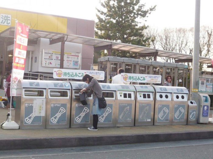 Người dân Nhật Bản cẩn thận trong phân loại rác thải từ gốc