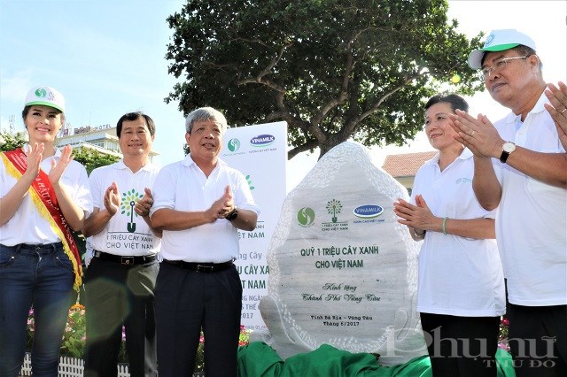 Vinamilk và Quỹ 1 triệu cây xanh cho Việt Nam trao tặng hơn 110.000 cây xanh cho tỉnh Bà Rịa Vũng Tàu .
