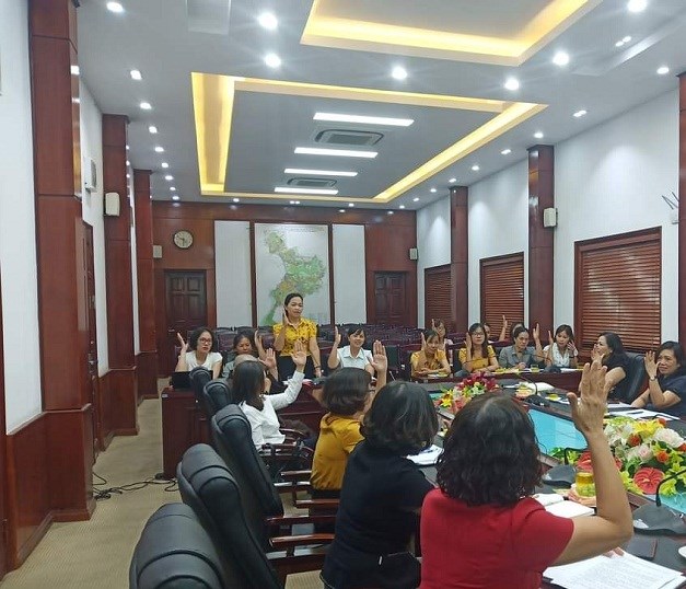 100% các đại biểu biểu quyết bầu đồng chí Nguyễn Thanh Hương là Chủ tịch Hội LHPN huyện Gia Lâm