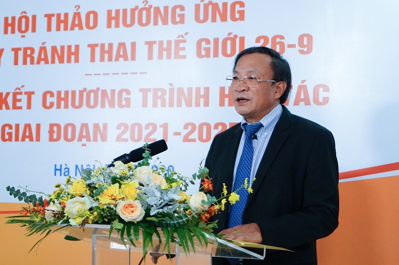 Ông Nguyễn Doãn Tú - Tổng Cục trưởng Tổng cục DS-KHHGĐ phát biểu tại hội thảo