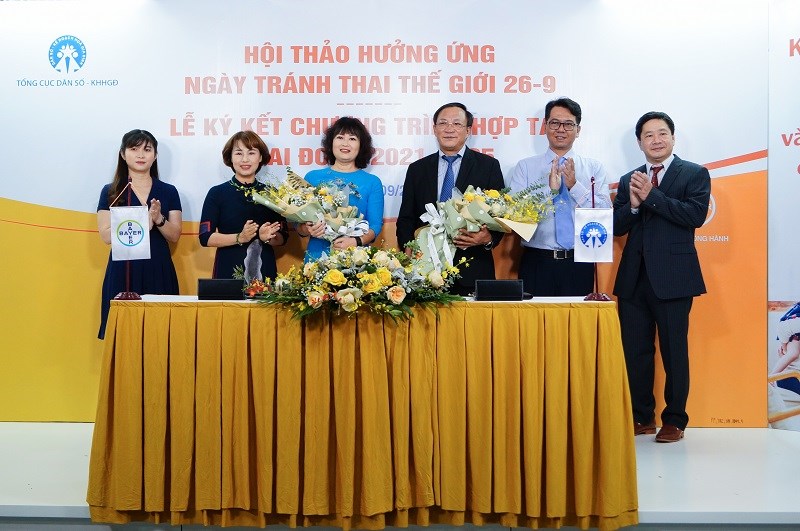 Tổng Cục DS-KHHGĐ, Hội LHPNVN và Công ty Bayer Việt Nam đã thực hiện Lễ ký kết giữa 3 bên về kế hoạch 5 năm (2021-2025) cho giai đoạn 2 của Chương trình
