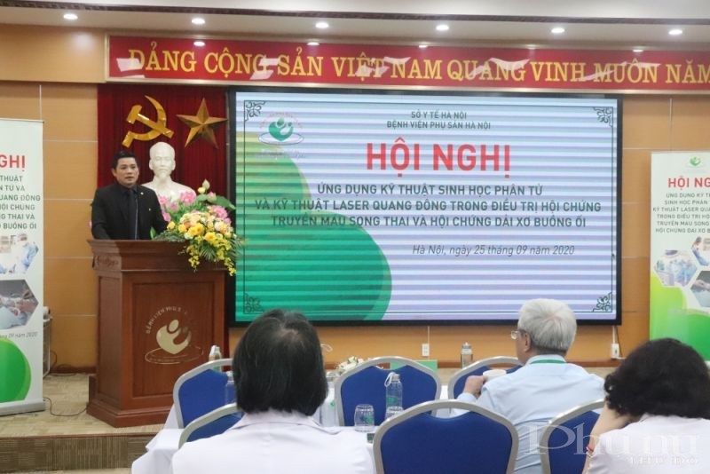 PGS.TS Nguyễn Duy Ánh - Giám đốc bệnh viện Phụ sản Hà Nội thông tin tại hội nghị.