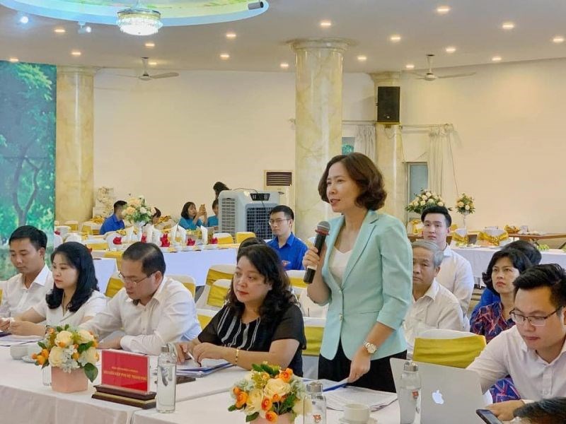 Chủ tịch HLH Phụ nữ Hà Nội phát biểu