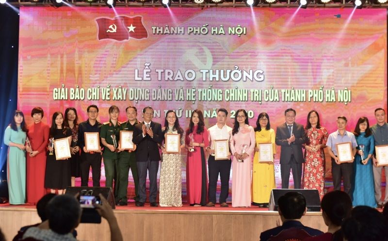 Báo Phụ nữ Thủ đô đoạt giải C giải báo chí về Xây dựng Đảng và hệ thống chính trị Thành phố Hà Nội - ảnh 2