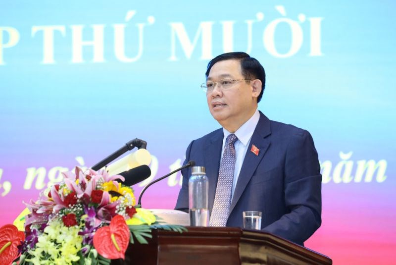 Bí thư Thành ủy Hà Nội Vương Đình Huệ phát biểu tại buổi tiếp xúc cử tri tại huyện Ứng Hòa.