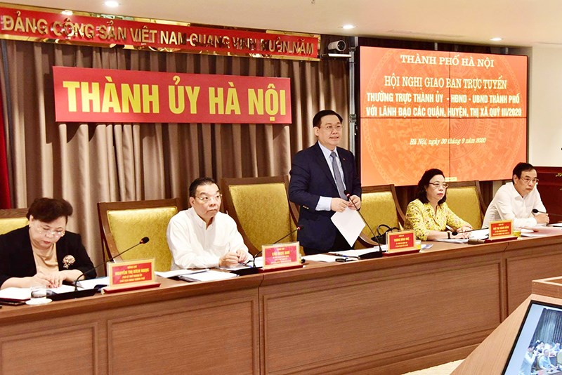 Bí thư Thành uỷ Vương Đình Huệ phát biểu khai mạc hội nghị.