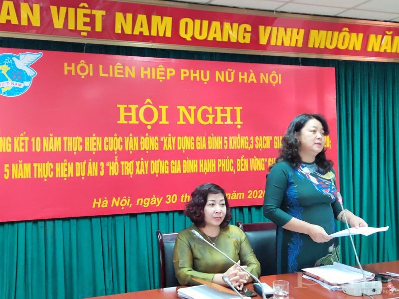 Đồng chí Nguyễn Thị Thu Thủy - Phó Chủ tịch Thường trực Hội LHPN Hà Nội phát biểu chỉ đạo hội nghị