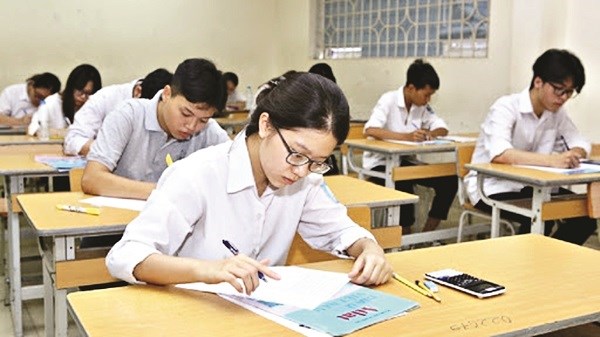 Trong tương lai, học sinh sẽ chuyển dần từ thi tốt nghiệp THPT trên giấy sang thi   trên máy tính.