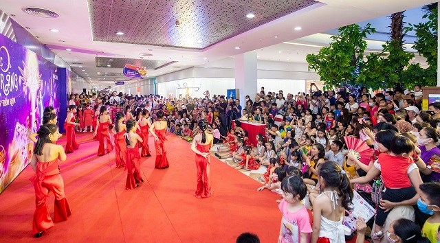 Đêm diễn Tài Năng Nhí Hiệp sĩ mặt trăng đã ghi nhận hơn 1.600 tiết mục đăng ký biểu diễn trên toàn quốc, tạo nên sân chơi thường niên giúp các bé có cơ hội tỏa sáng trong lễ hội Trung Thu.