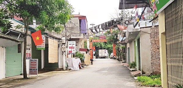 Quán hàng tiểu hổ ở xã Hòa Xá giờ vắng như chùa Bà Đanh