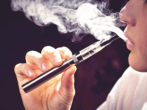 Cần “mạnh tay” ngăn chặn thuốc lá điện tử - ảnh 1