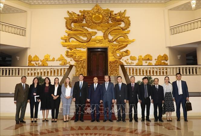 Thủ tướng Nguyễn Xuân Phúc và các đại biểu chụp ảnh chung. Ảnh: Văn Điệp/TTXVN