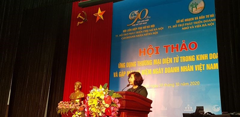 Bà Lê Thị Thiên Hương, Phó Chủ tịch Hội LHPN Hà Nội phát biểu