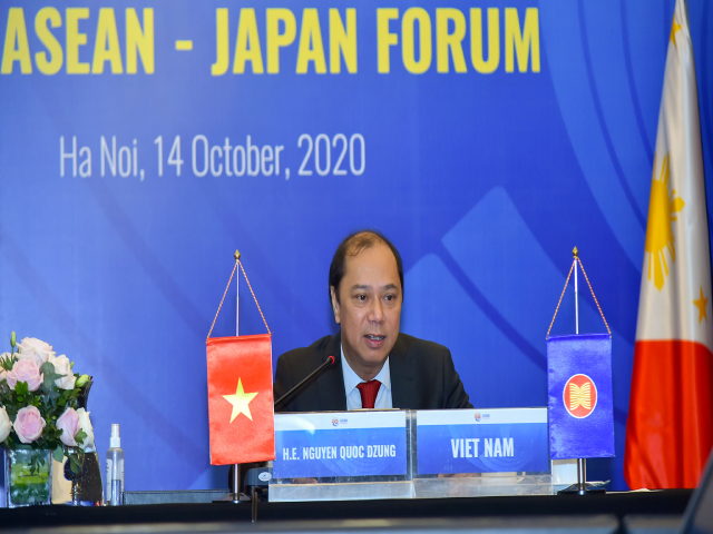 Thứ trưởng Nguyễn Quốc Dũng, Trưởng đoàn Quan chức Cao cấp (SOM) ASEAN của Việt Nam và Thứ trưởng cao cấp Bộ Ngoại giao Nhật Bản Takeo Mori đã đồng chủ trì Diễn đàn ASEAN-Nhật Bản lần thứ 35.