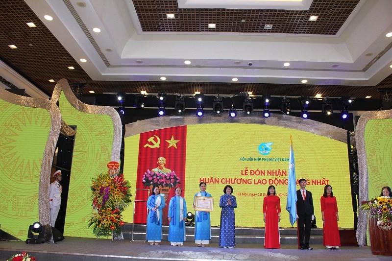 Hội LHPN Việt Nam vinh dự nhận Huân chương lao động hạnh Nhất
