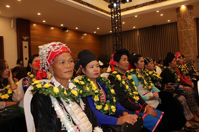 Hội LHPN Việt Nam đã tôn vinh 327 tập thể và cá nhân tiêu biểu trong phong trào thi đua yêu nước của Hội