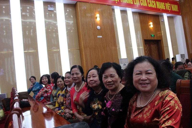 Kỷ niệm 90 năm Ngày thành lập Hội LHPN Việt Nam là dịp để các cô các chị em cán bộ Hội qua các thời kỳ được cùng nhau ôn lại truyền thống lịch sử vẻ vang của tổ chức Hội