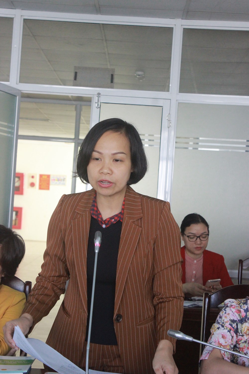 Bà Lại Hà Phương, Chủ tịch Hội LHPN quận Hà Đông cho biết, Quận Hội và các ban ngành, đoàn thể quận phối hợp rất chặt chẽ trong việc phòng, chống bạo lực đối với phụ nữ, trẻ em gái
