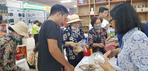 Sản phẩm gà Ba sao của HTX Phú Thịnh được người tiêu dùng lựa chọn