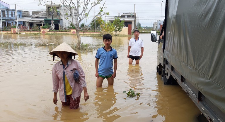 Người dân miền Trung bị lũ lụt đang rất cần sự hỗ trợ để tái ổn định cuộc sống