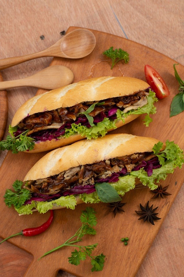 Bánh mì Quạc Quạc – bánh mì vịt đầu tiên trên thị trường Việt Nam.